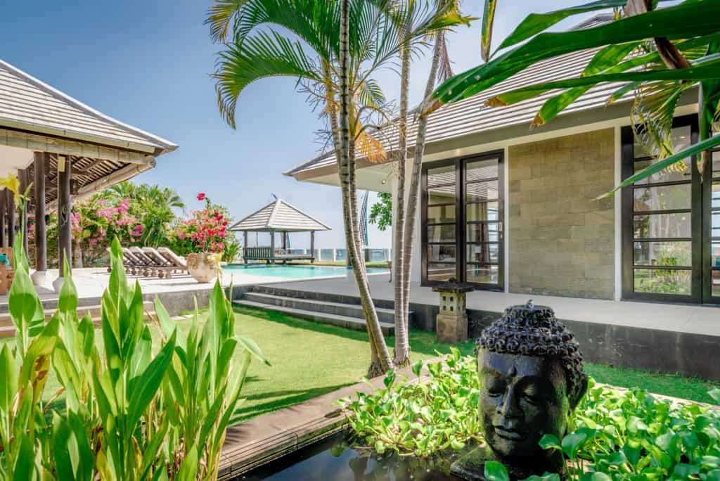 Villa Lovina Beach 1 -exterior and garden- Bali Vacation Homes 020