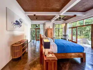 Villa Sea Esta - Mandarin Suite View towards front door- Bali Vacation Homes 07